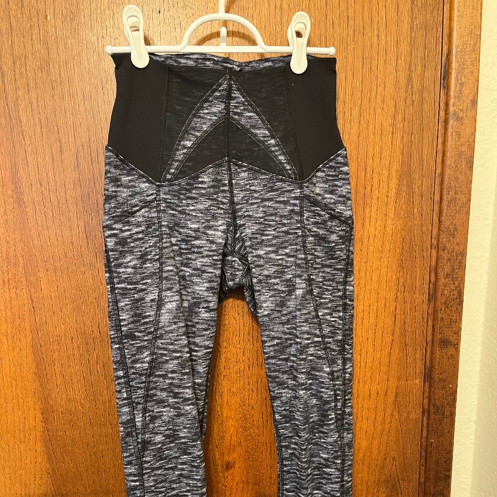 Lululemon Exquisite Crop Pant Size 4